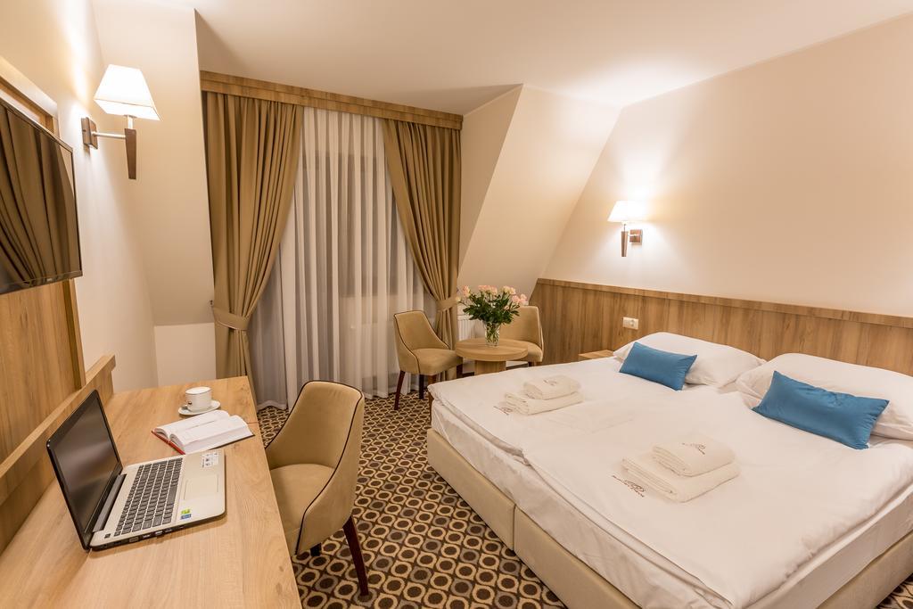 Borowy Dwór- Biznes, Spa&Fun Szaflary Habitación foto